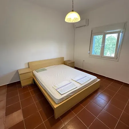 Sandy Feet House